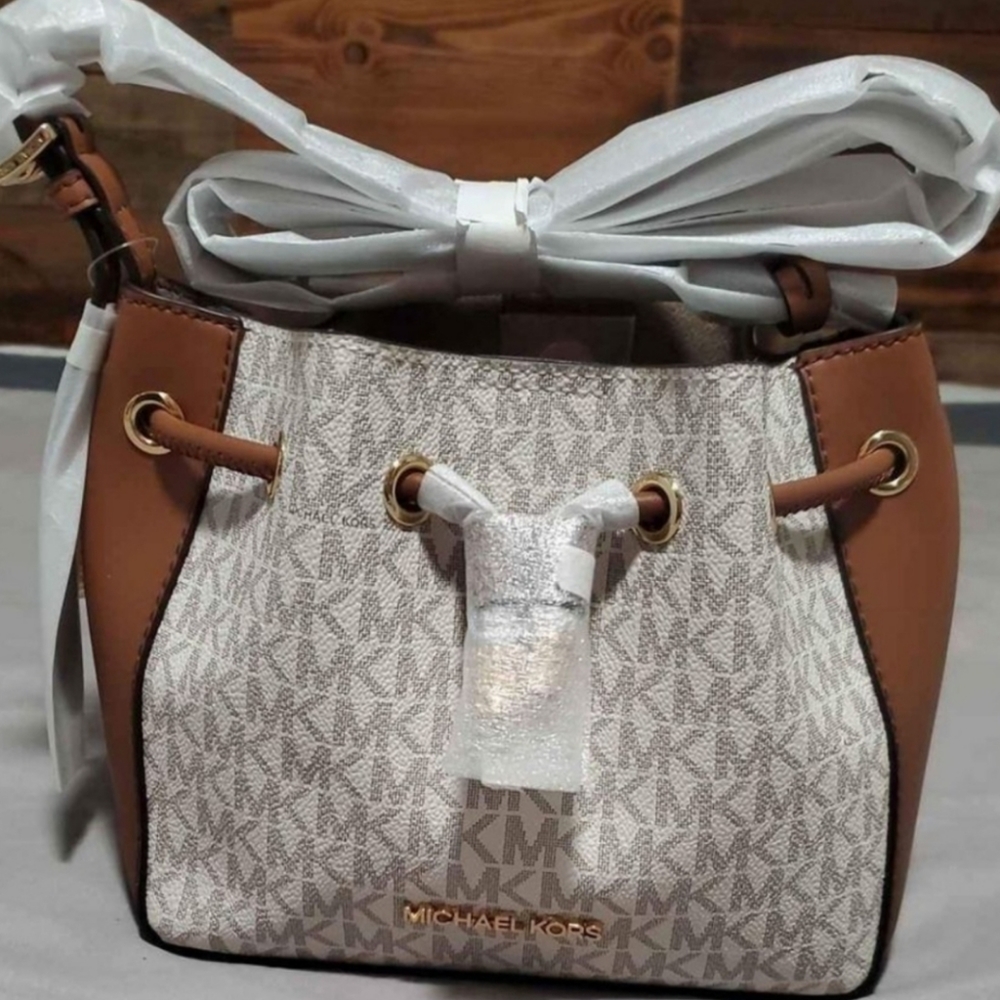 Michael kors Phoebe bucket bag